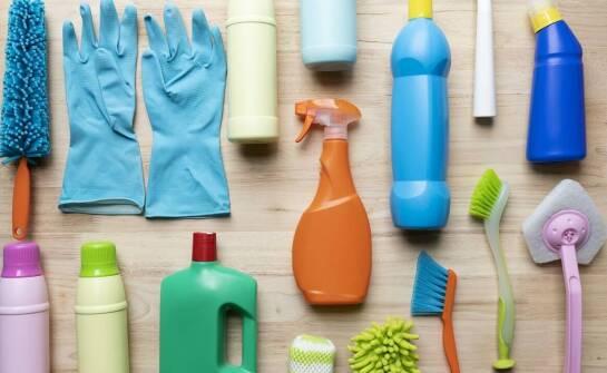Jakie produkty gospodarczej chemii warto mieć zawsze pod ręką?