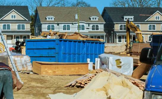 Jakie są kluczowe wyzwania logistyczne przy rozbiórkach?