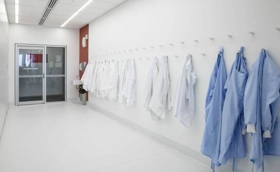 Jakie są najnowsze trendy w projektowaniu fluorescencyjnych lamp dla laboratoriów?