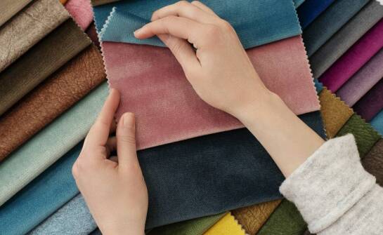 Wzory i kolory vintage tkanin – jak wpływają na charakter wnętrza?