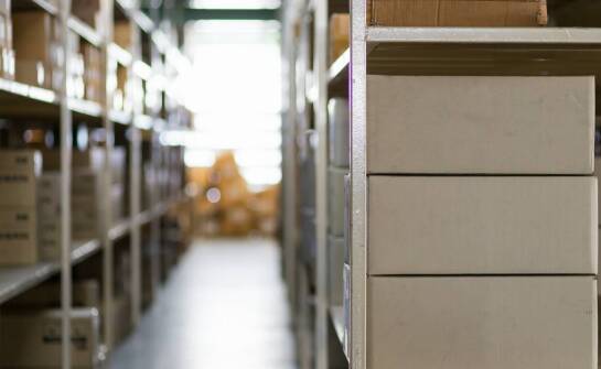 Zastosowanie osuszaczy powietrza do ochrony przed wilgocią w magazynach elektronicznych