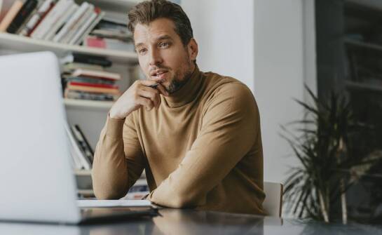 Jak przemyślenie wzbogaca proces tworzenia publikacji na temat religijny?