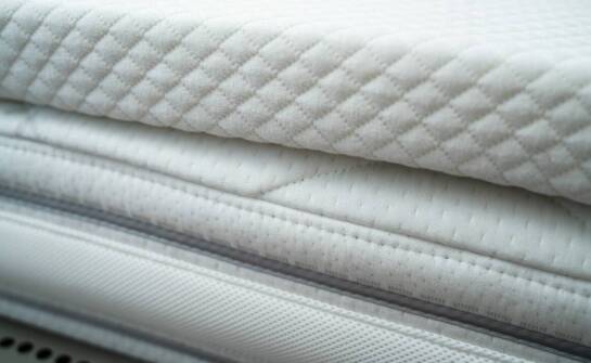 Czym różni się rehabilitacyjny materac od ortopedycznego?