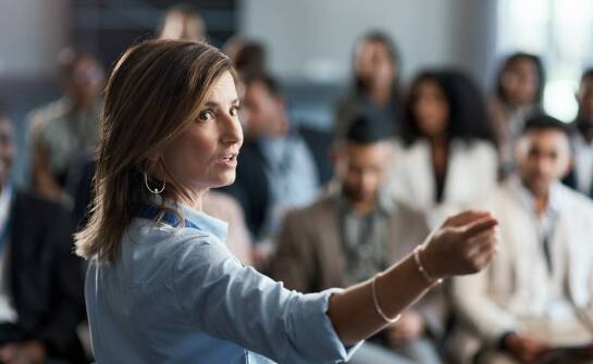 Dlaczego serwis reklamowy jest kluczowy dla trwałości prezentera?
