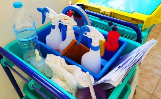 Skuteczność różnych płynów do dezynfekcji spożywczych maszyn – co warto wiedzieć?