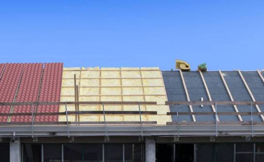 Wpływ paroizolacji na ochronę przed wilgocią w płaskich dachach