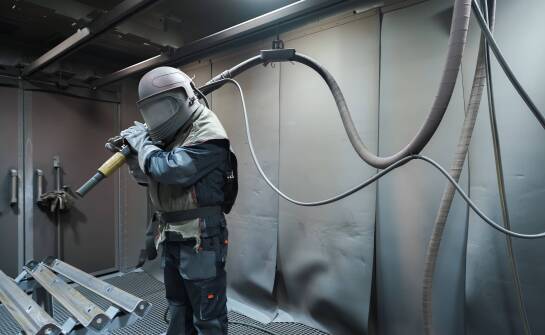 Zaawansowane metody śrutowania stali w ochronie przed atmosferyczną korozją