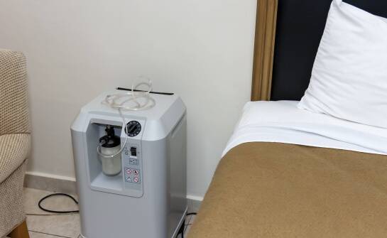 Jakie korzyści niesie użycie przenośnych koncentratorów tlenu z bateriami dla osób aktywnych?