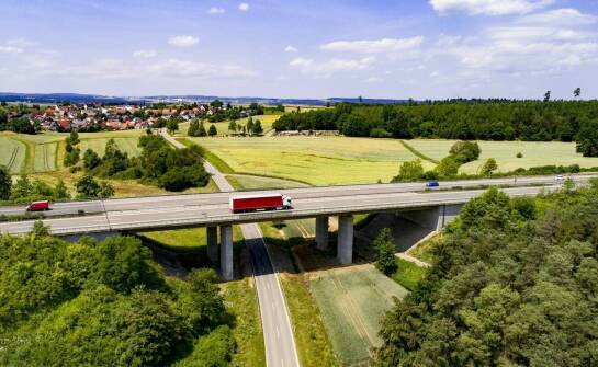 Bezpieczna podróż ze wschodu na zachód – infrastruktura i MOP-y na trasie.