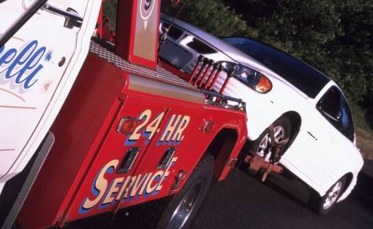 Jak zapewnić bezpieczne i szybkie holowanie osobowych aut?