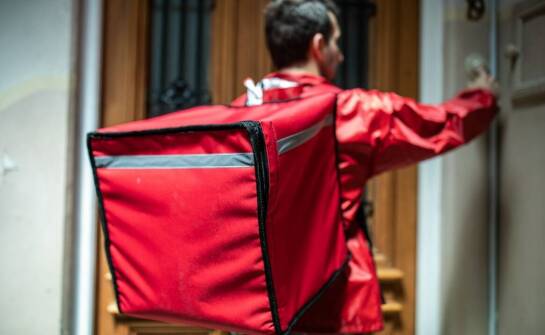 Jak działa dostawa zakupów z hipermarketu do domu?