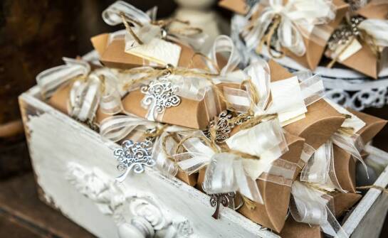 Jak personalizowane prezenty mogą uczynić Świętą Komunię wyjątkową?