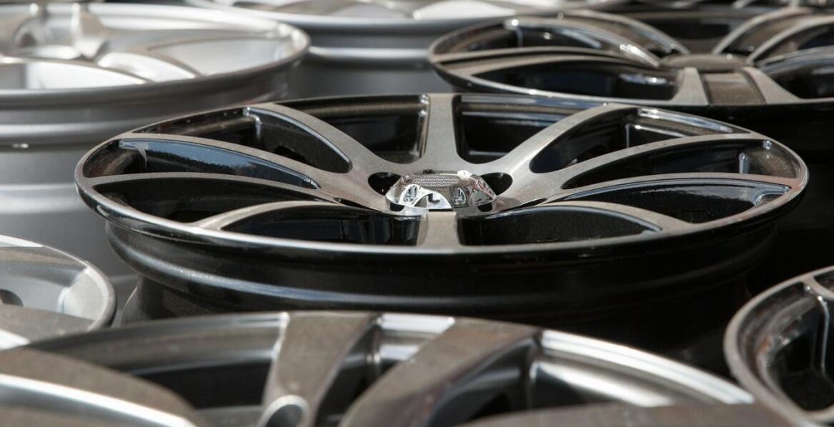 Jakie korzyści płyną z szybkiej realizacji dostaw aluminiowych felg?