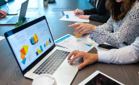 Znaczenie niezależności w mediowych audytach dla wiarygodności wyników