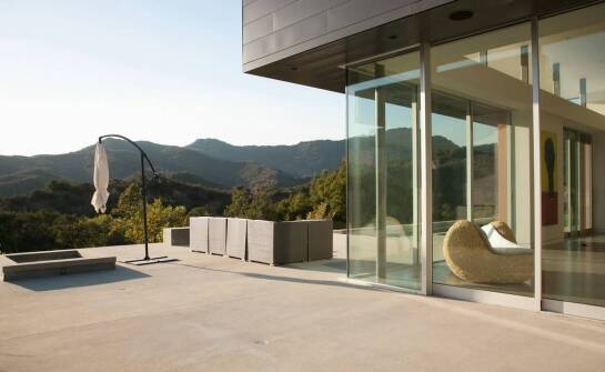 Nowoczesne systemy przesuwne z zastosowaniem ciągnionego płaskiego szkła