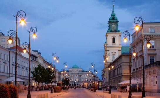 Tani hostel w Warszawie – jakie udogodnienia oferuje w jadalni?