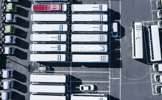 W jaki sposób monitoring 24/7 zapewnia ochronę pojazdów na parkingu?