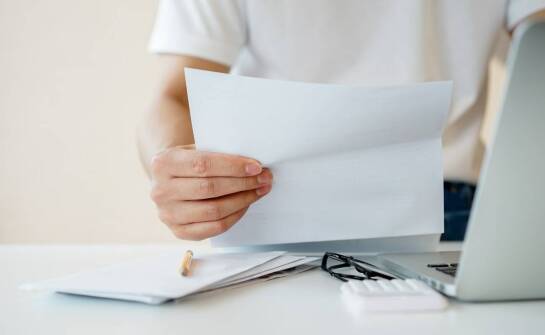 Proces zaprzeczania macierzyństwu: jakie są kluczowe kroki?