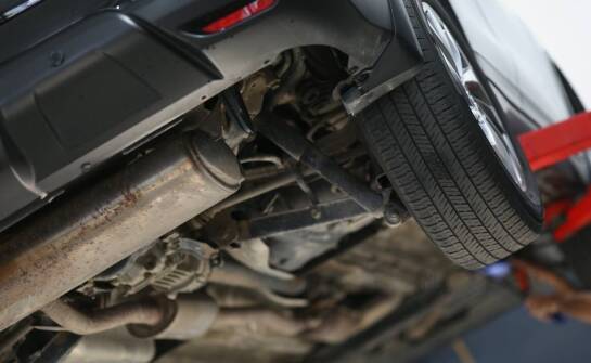 Rozstaw kół w Oplu Astra J – jak wpływa na prowadzenie pojazdu?