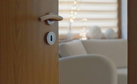 Co wyróżnia opolskie drewniane drzwi na tle konkurencji?