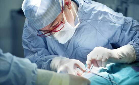 Jakie zabiegi wykonuje chirurg szczękowy?