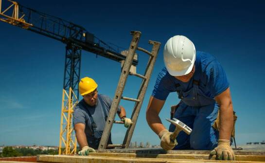 Wpływ nowoczesnych materiałów budowlanych na jakość i trwałość przebudowy projektów