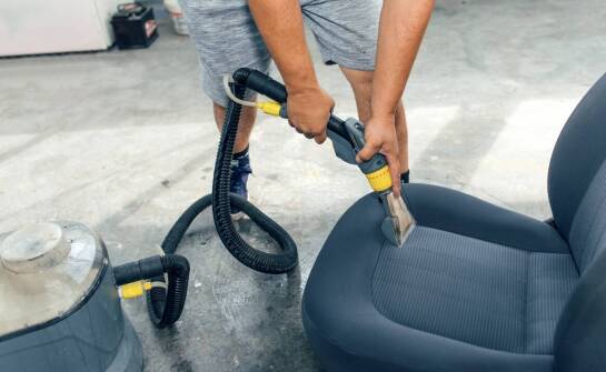 Dlaczego czyszczenie tapicerki jest kluczowe dla wartości samochodu?