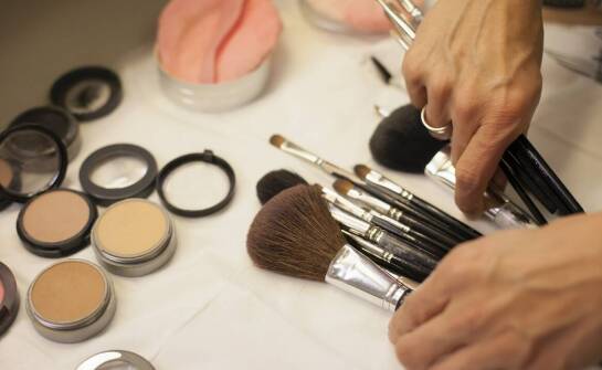 Rola zawodowych praktyk w rozwoju umiejętności studentów w szkole kosmetycznej