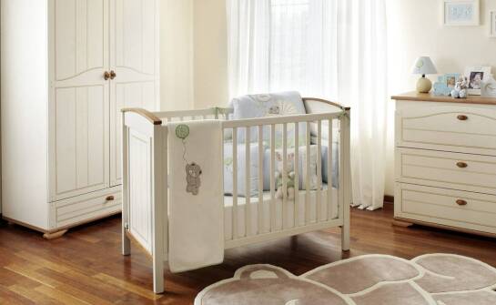 Turystyczne łóżeczka – klucz do wygodnego snu na świeżym powietrzu