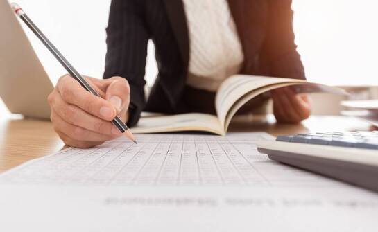 Jak współpraca z rachunkowym biurem wpływa na rozwój pozarządowej organizacji?