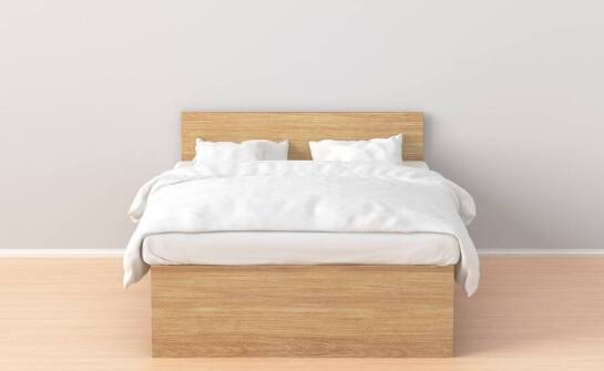 Jak dobrać sypialniane łóżko z materacem do istniejącej meblowej zabudowy?