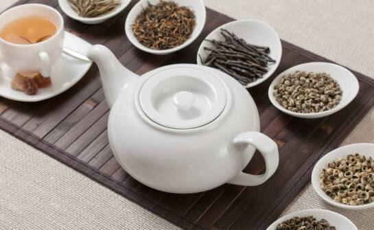 Elegancja i funkcjonalność w porcelanowych do herbaty zaparzaczach