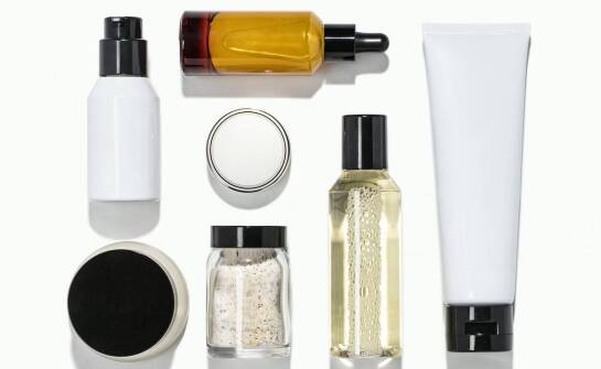 Pielęgnujące dodatki w płynach do dezynfekcji rąk – czy warto?