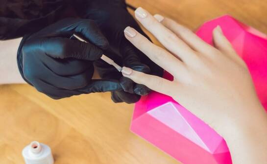 Jakie wyzwania czekają uczestników szkolenia z manicure frezarkowego?