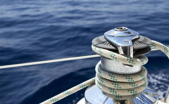 Czy warto zainwestować w automatycznego zwijania kotwicę?