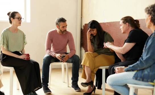 Jak psychiatria edukuje społeczeństwo w zakresie zdrowia psychicznego?