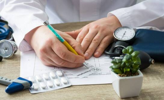 Jakie są pierwsze objawy prostej moczówki u dorosłych?