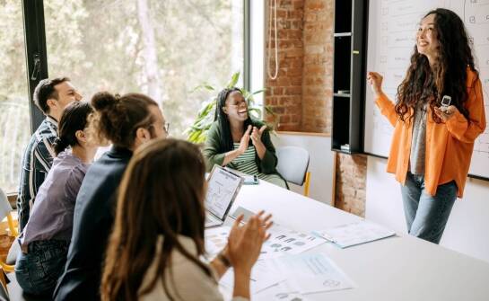 Jak znaleźć pracę w sektorze handlowym dzięki agencjom pracy?