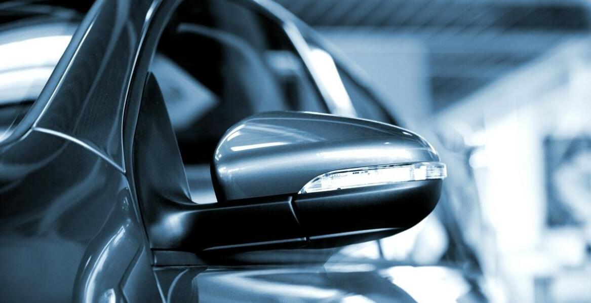 Boczne lusterka z funkcją pamięci ustawień – jak działają i kiedy warto je stosować?