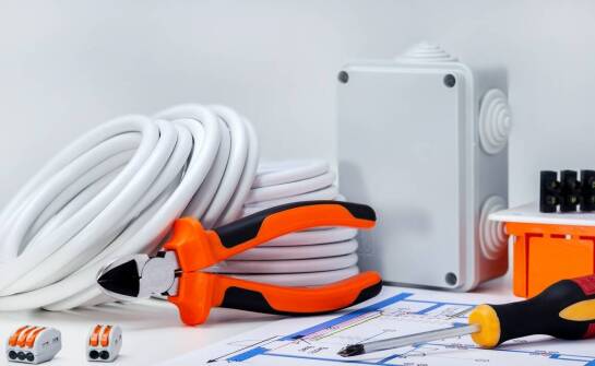 Rola montażowego osprzętu w efektywnej instalacji sieci