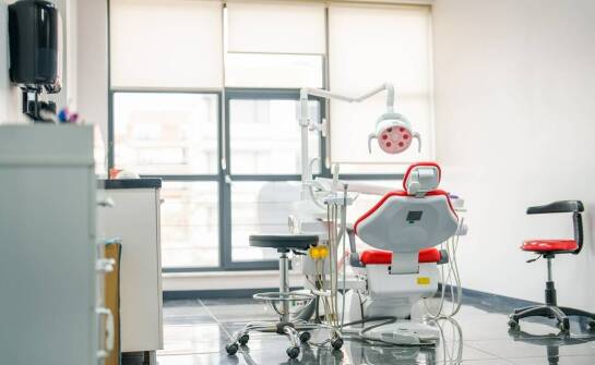 Wpływ nowoczesnych technologii na komfort pacjenta podczas implantologicznych zabiegów