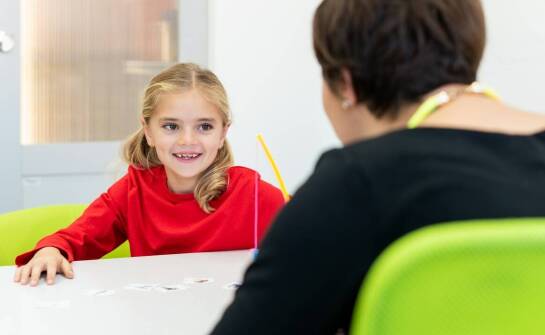 Wsparcie logopedyczne dla osób po udarze mózgu