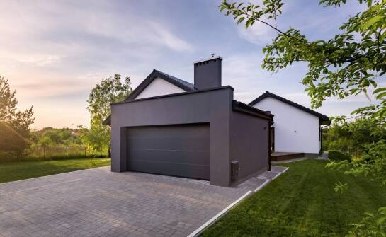 Wpływ personalizacji dużych blaszanych garaży na ich funkcjonalność