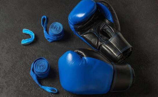 Jakie dodatkowe akcesoria mogą zwiększyć efektywność pracy z bokserskimi workami?