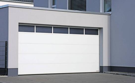 Estetyka a funkcjonalność – jak wybrać idealne garażowe bramy?