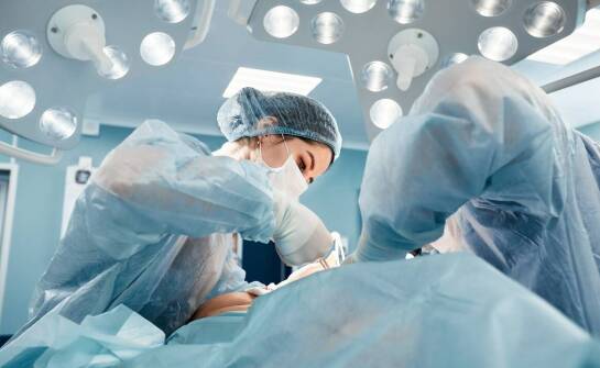 Jak chirurgia wspiera leczenie pacjentów z nowotworami układu pokarmowego?