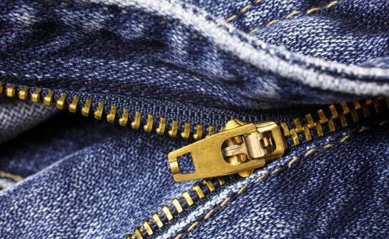 Metalowe zamki błyskawiczne w męskiej modzie: elegancja i funkcjonalność