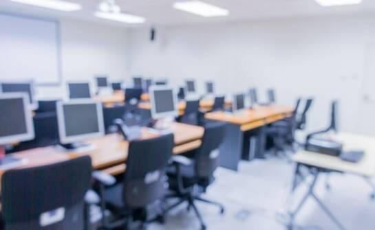 Nowoczesne technologie edukacyjne w pracowni fizyki – co warto wiedzieć?