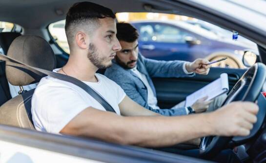 Jakie są najczęstsze błędy na praktycznym egzaminie na prawo jazdy?