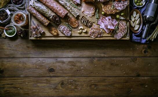Wędliny z dziczyzny jako urozmaicenie tradycyjnych posiłków